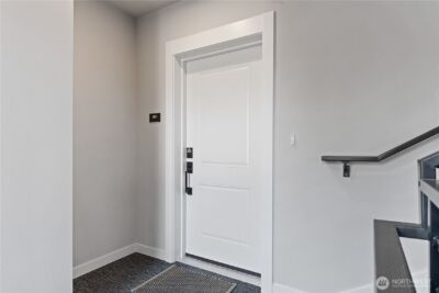 15538 NE 15th Place #301, Bellevue, WA 98007 - Photo 7