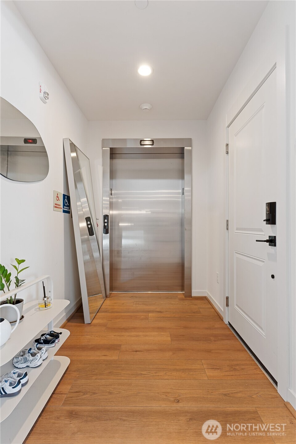 15538 NE 15th Place #301, Bellevue, WA 98007