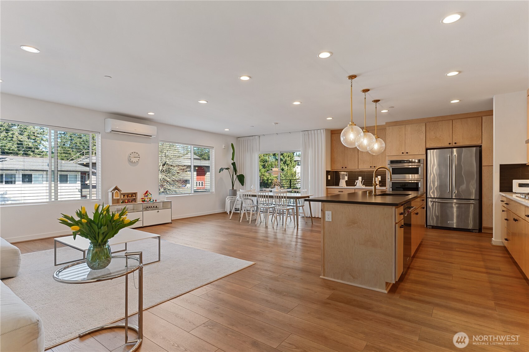 15538 NE 15th Place #301, Bellevue, WA 98007