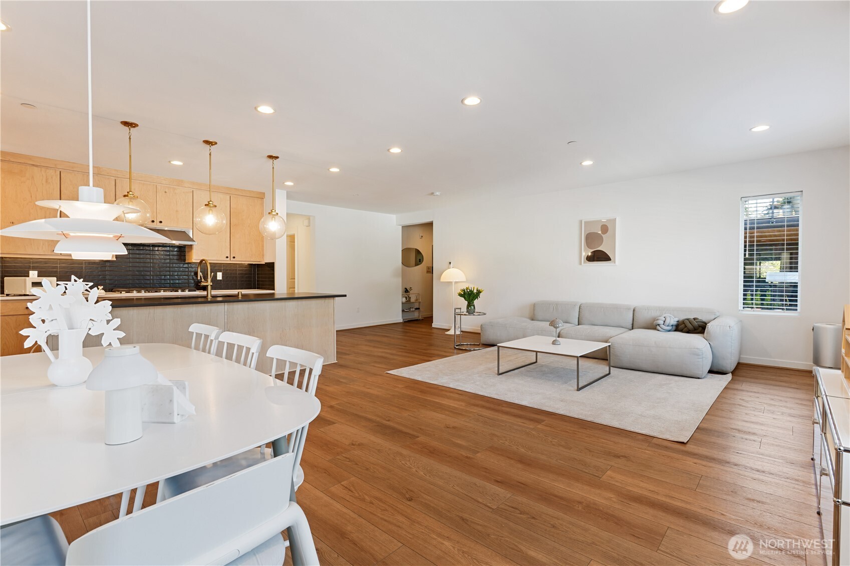 15538 NE 15th Place #301, Bellevue, WA 98007