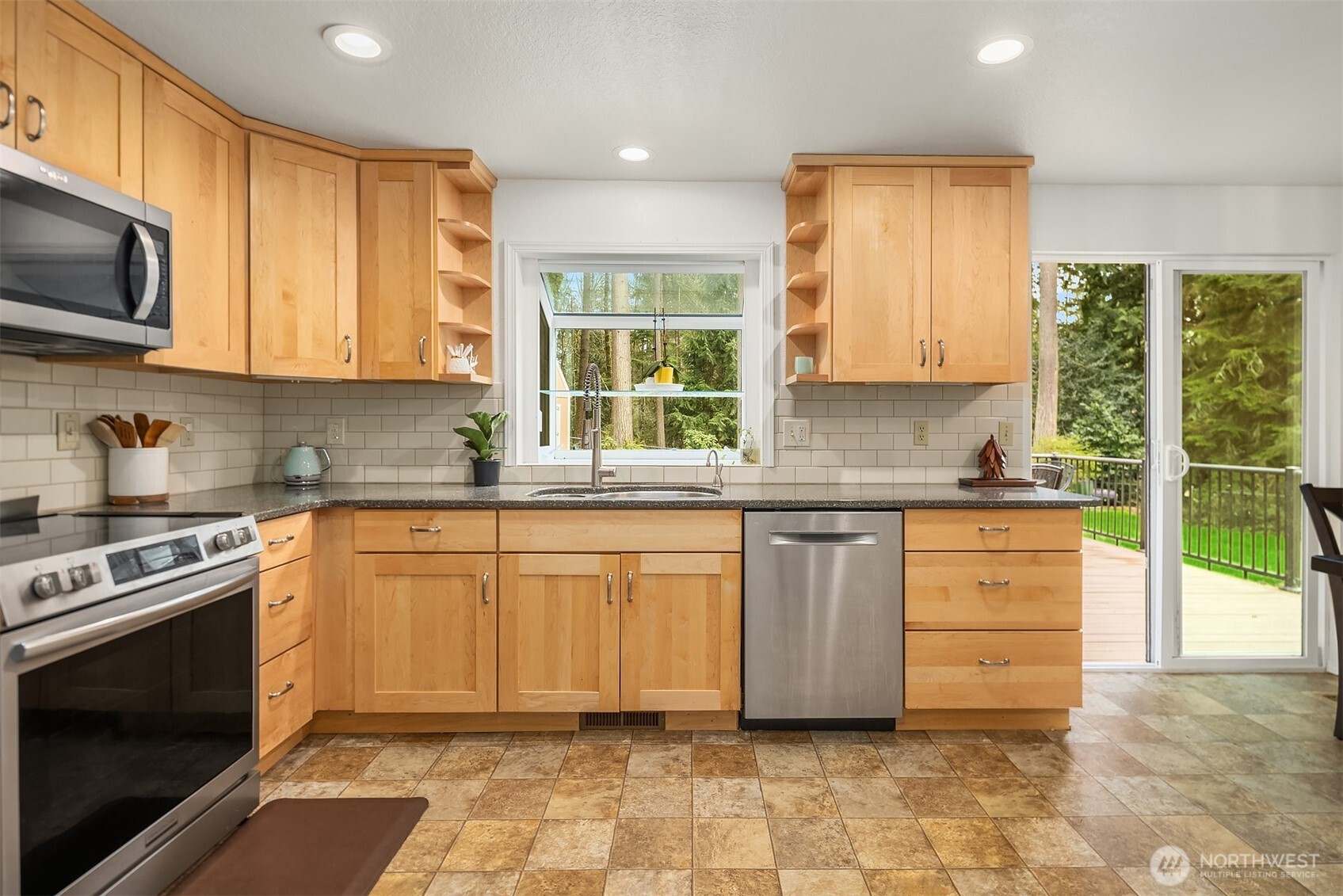 21803 NE 154th Street , Woodinville, WA 98077