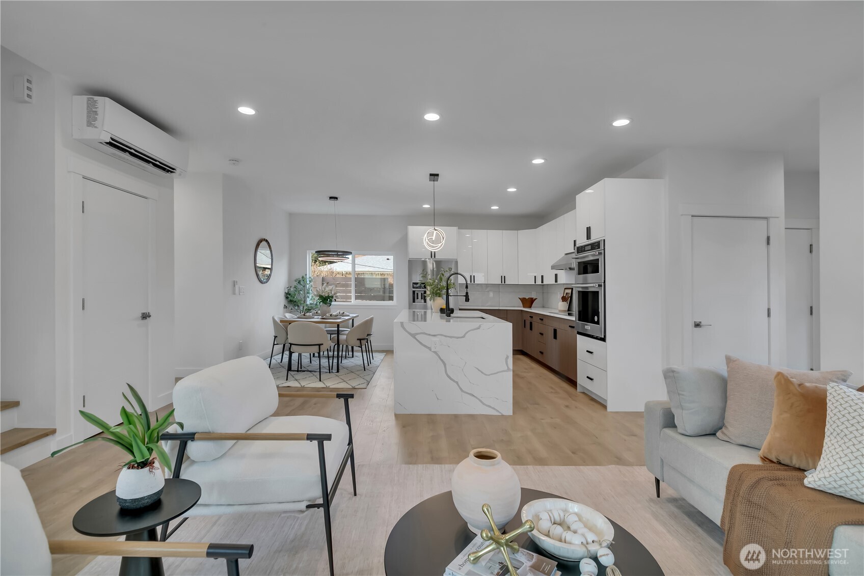 9846 62nd Avenue S #1, Seattle, WA 98118