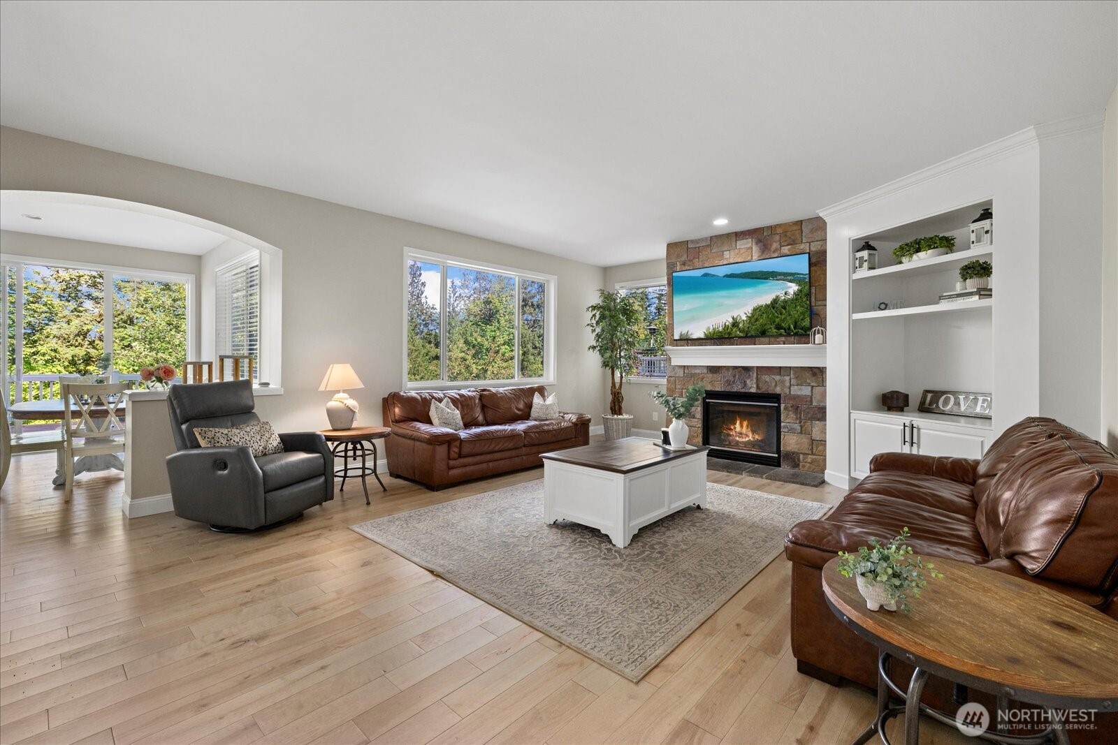 2046 277th , Sammamish, WA 98075