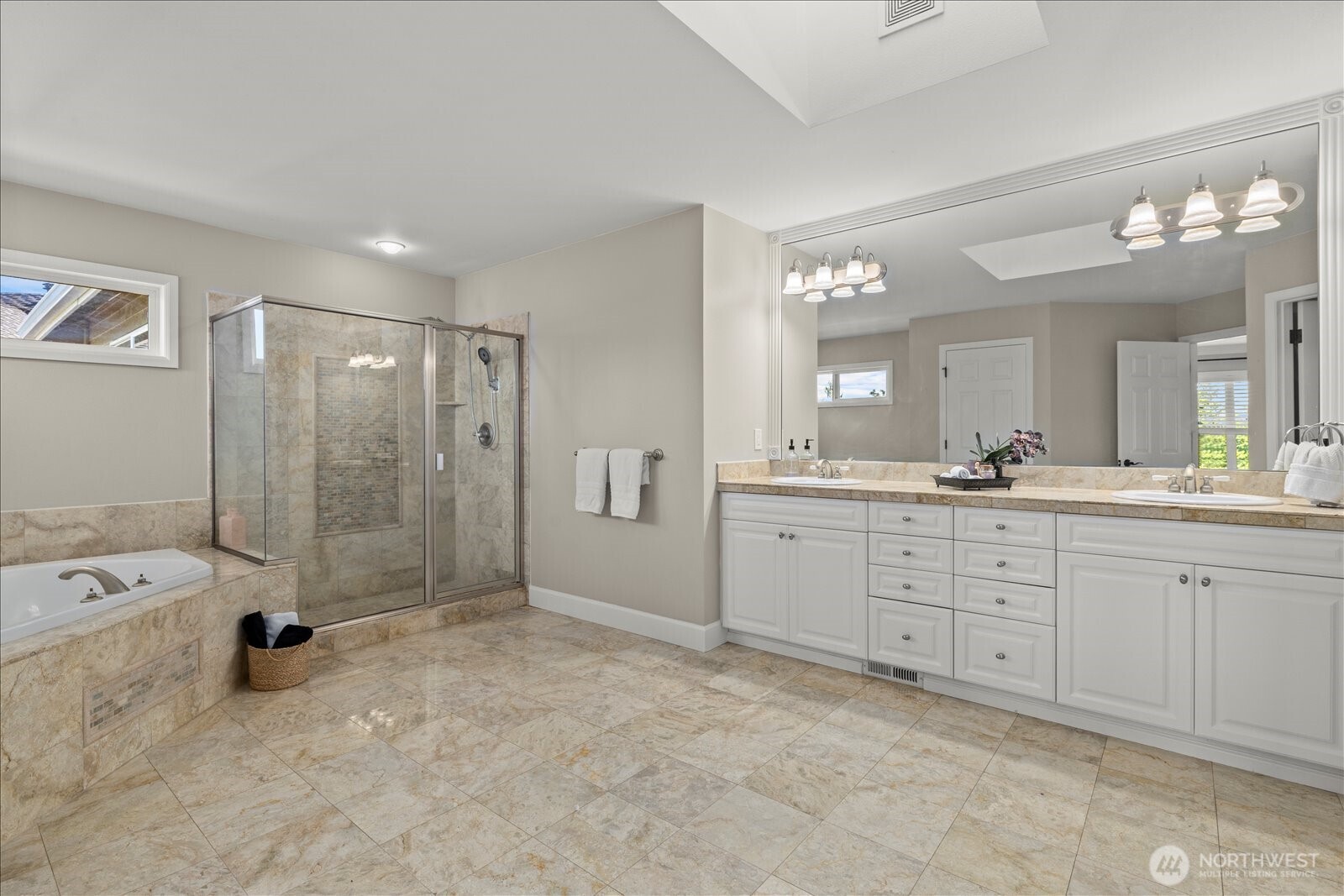 2046 277th , Sammamish, WA 98075