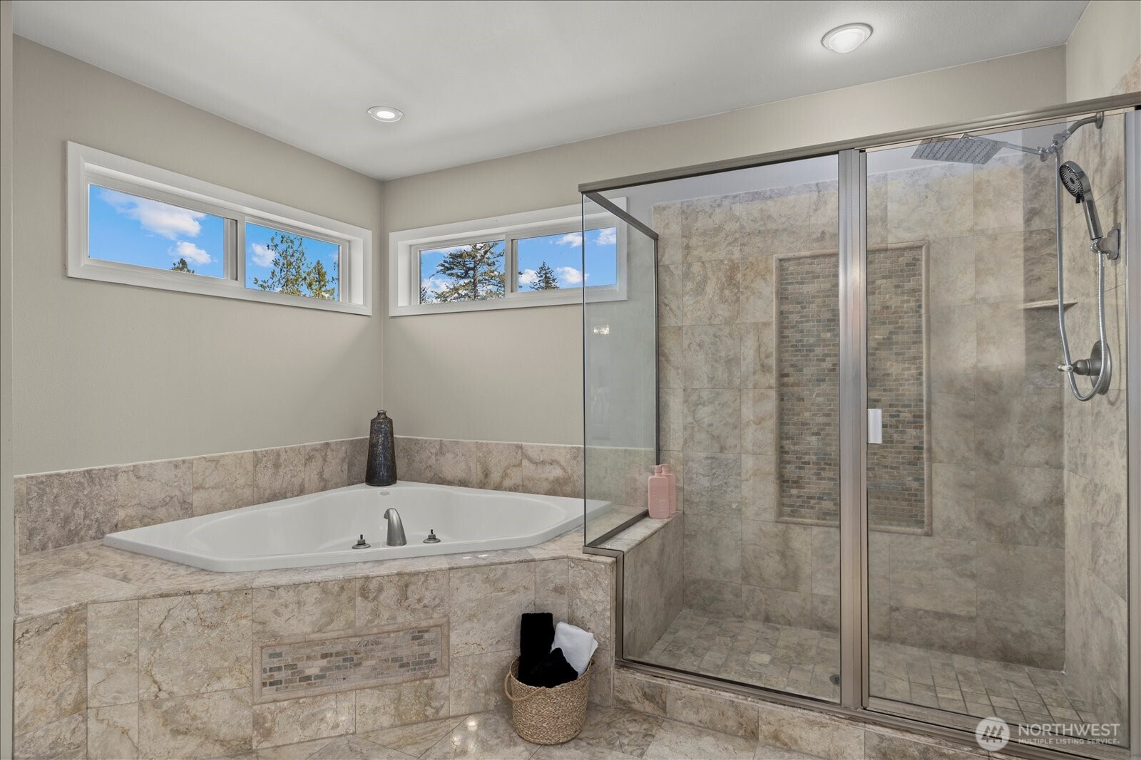 2046 277th , Sammamish, WA 98075