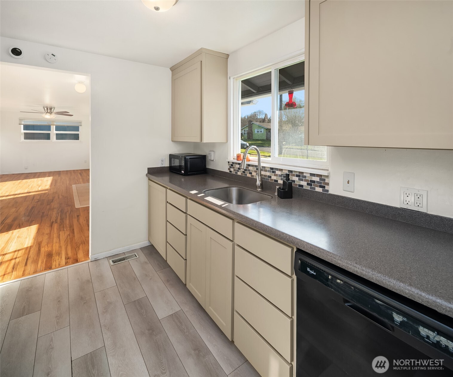 3903 Broadview Drive , Anacortes, WA 98221-3521