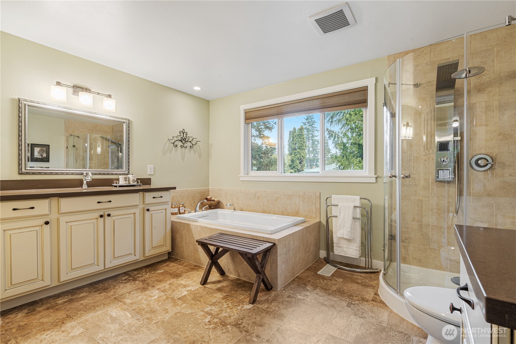 7905 207th PL SW, Edmonds, WA 98026