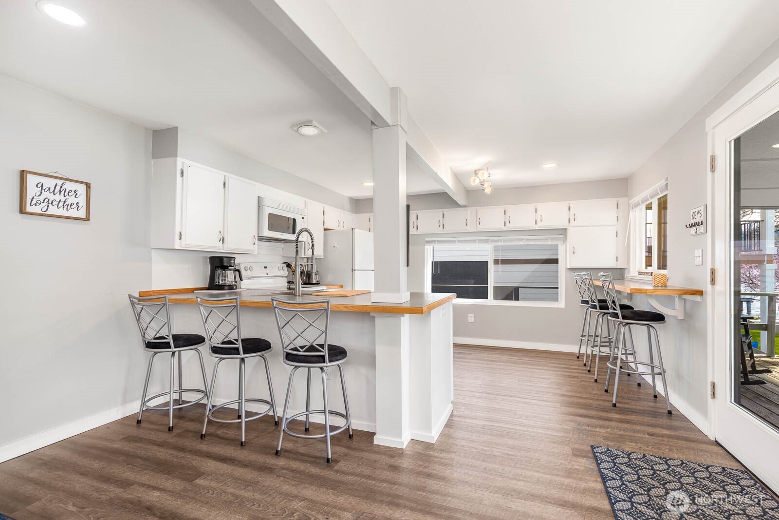 24094 N West View Road , Mount Vernon, WA 98274