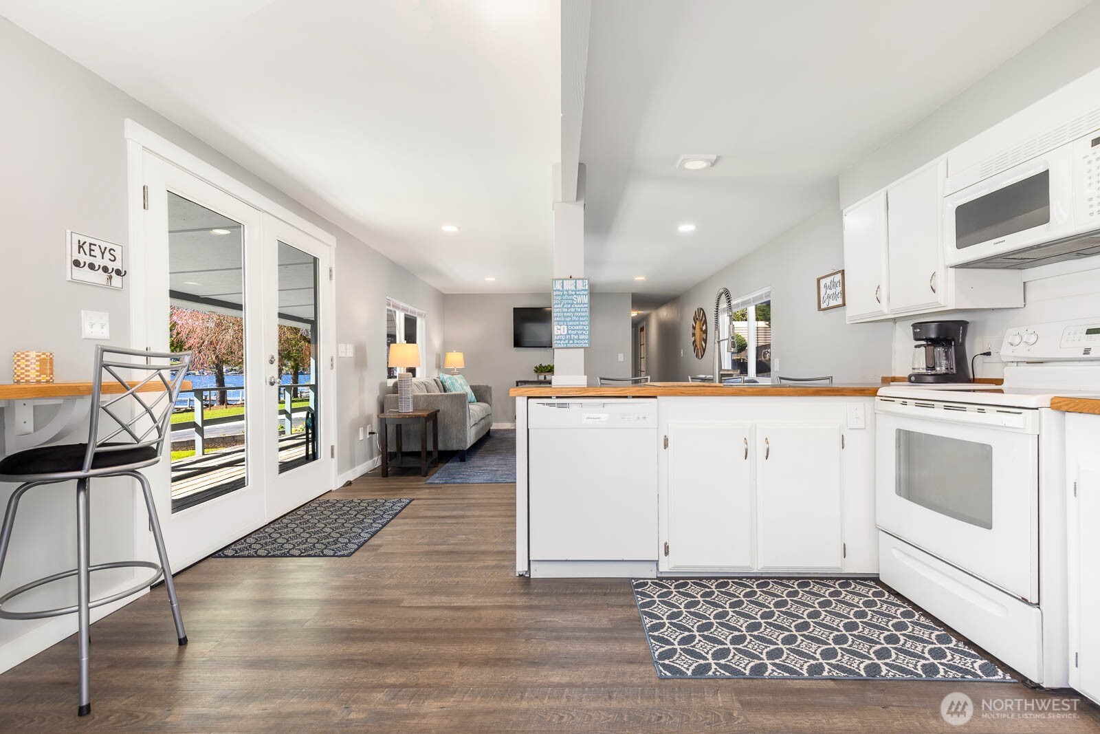 24094 N West View Road , Mount Vernon, WA 98274