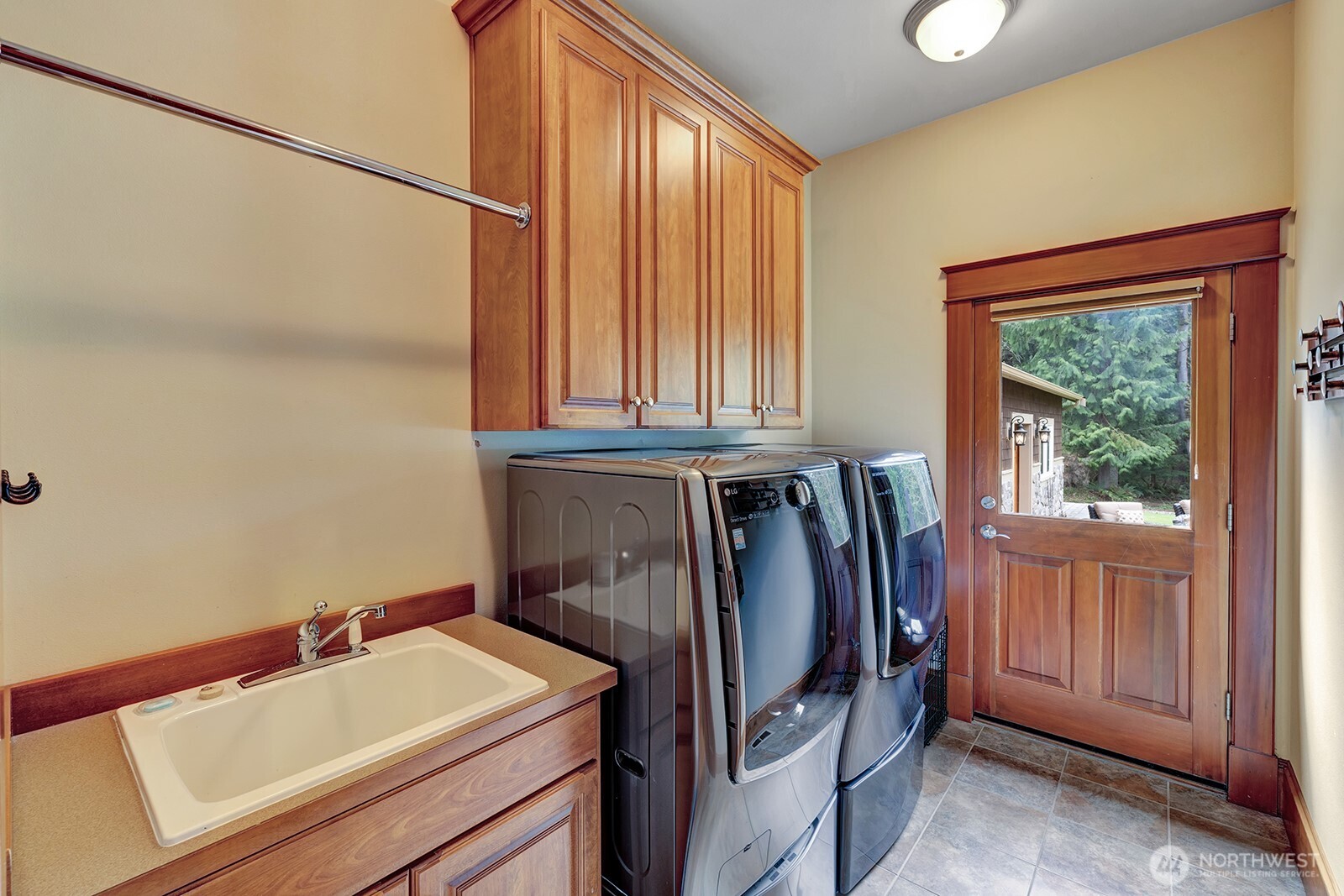 1833 297 Way SE, Fall City, WA 98024-7432