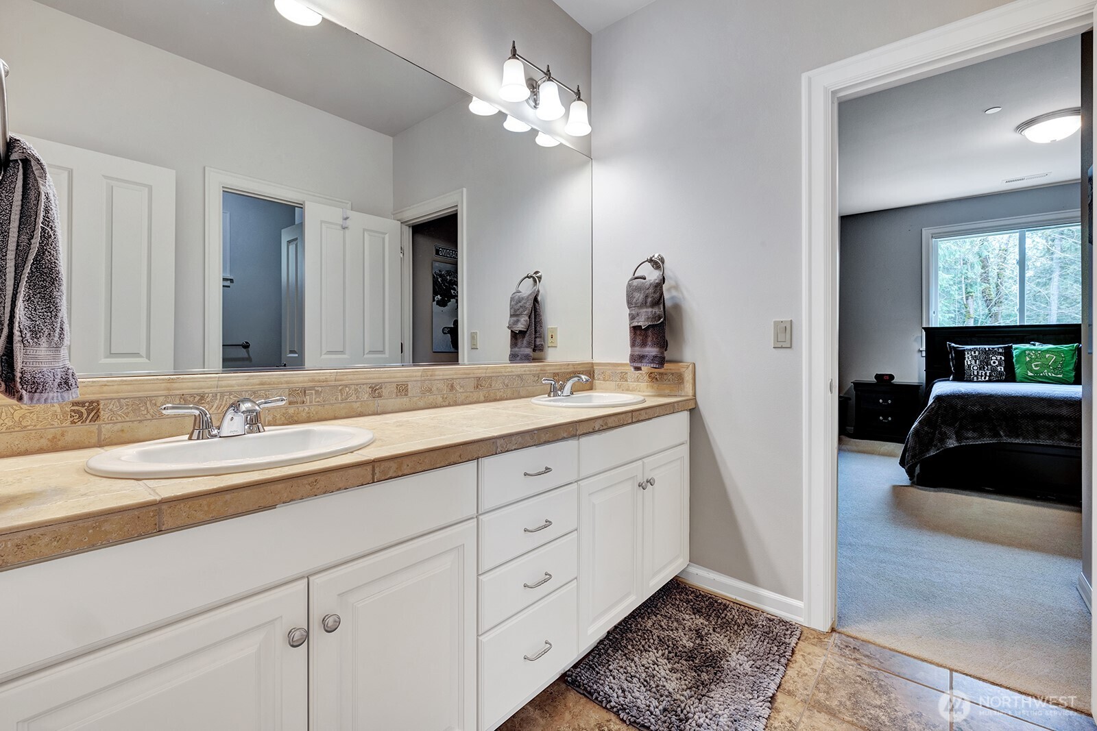 1833 297 Way SE, Fall City, WA 98024-7432