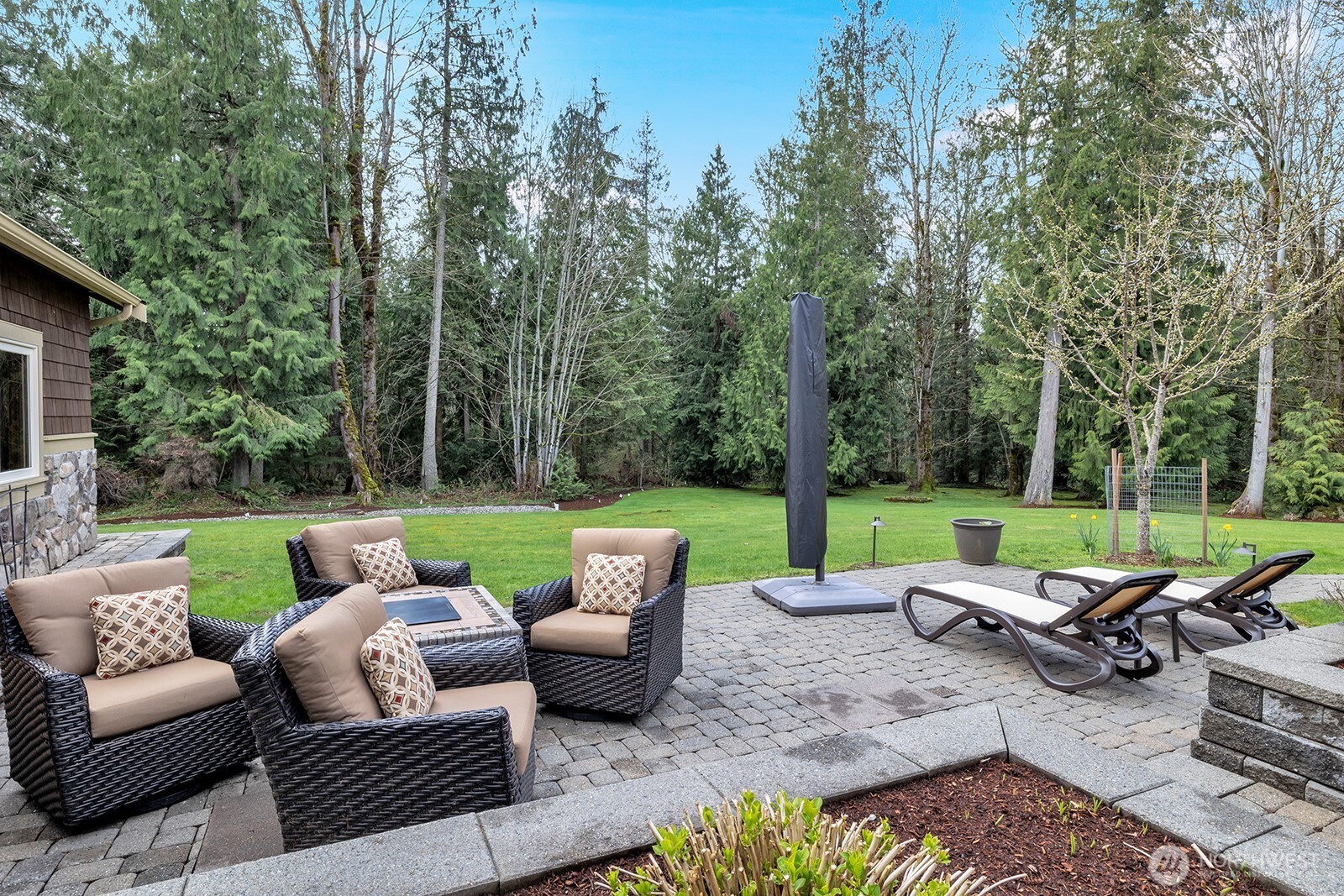 1833 297 Way SE, Fall City, WA 98024-7432