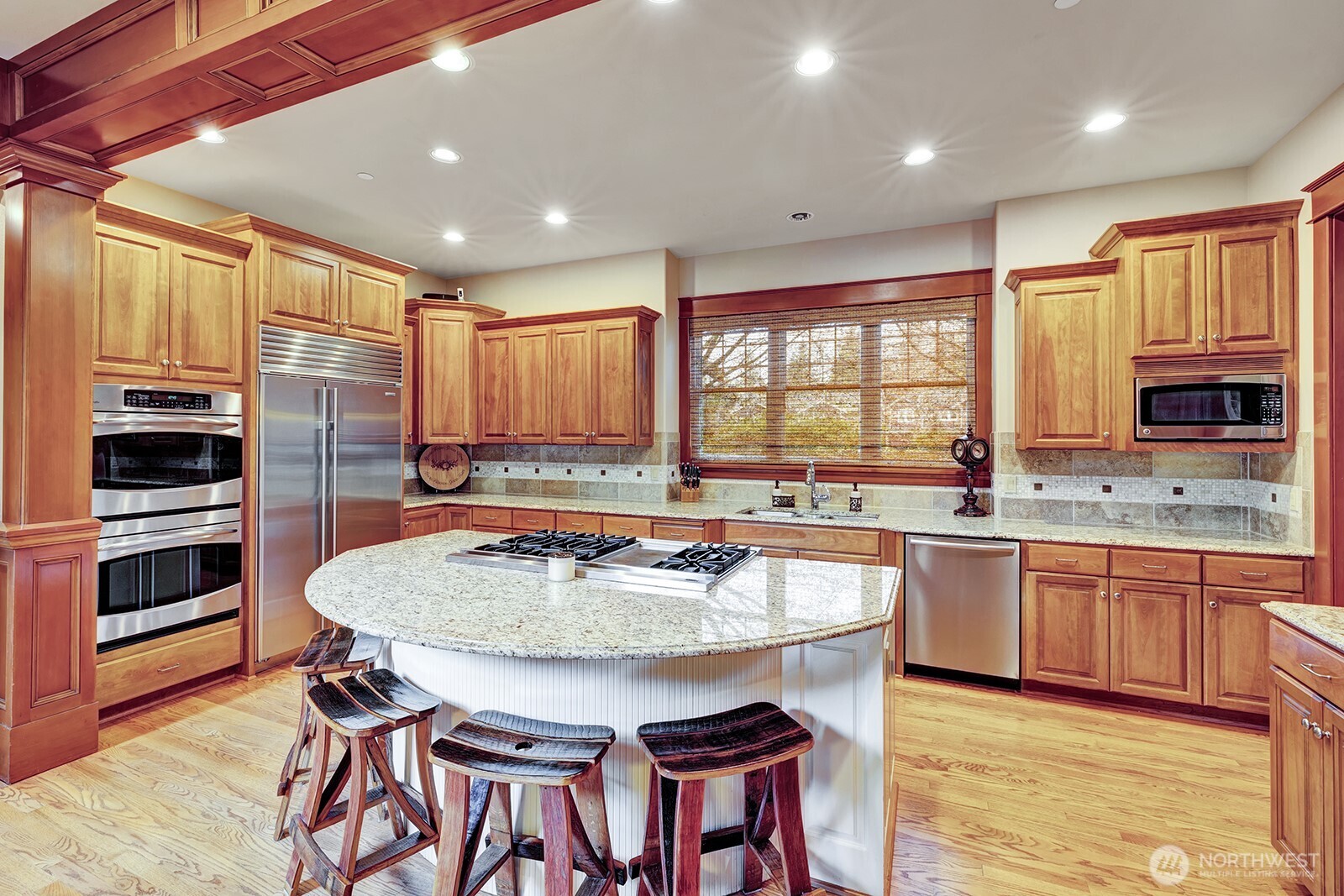 1833 297 Way SE, Fall City, WA 98024-7432