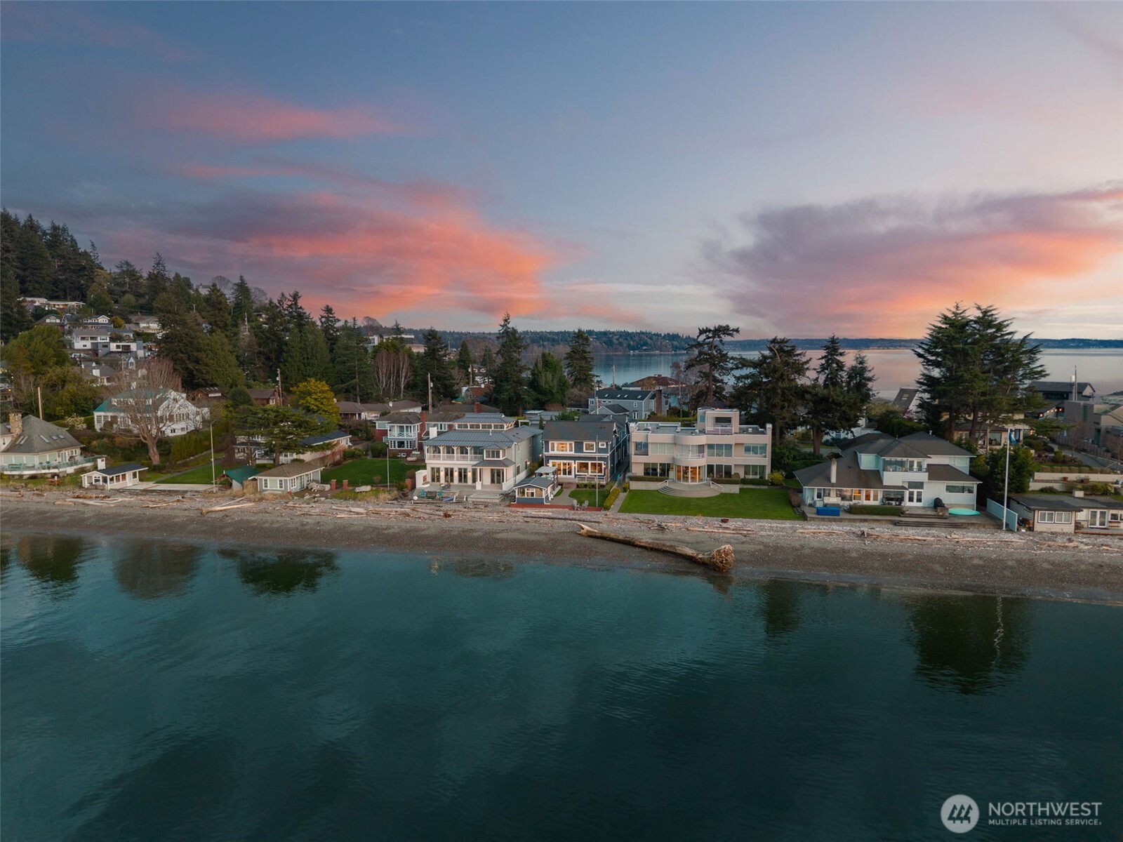 9 SW Three Tree Point Lane , Burien, WA 98166-3137