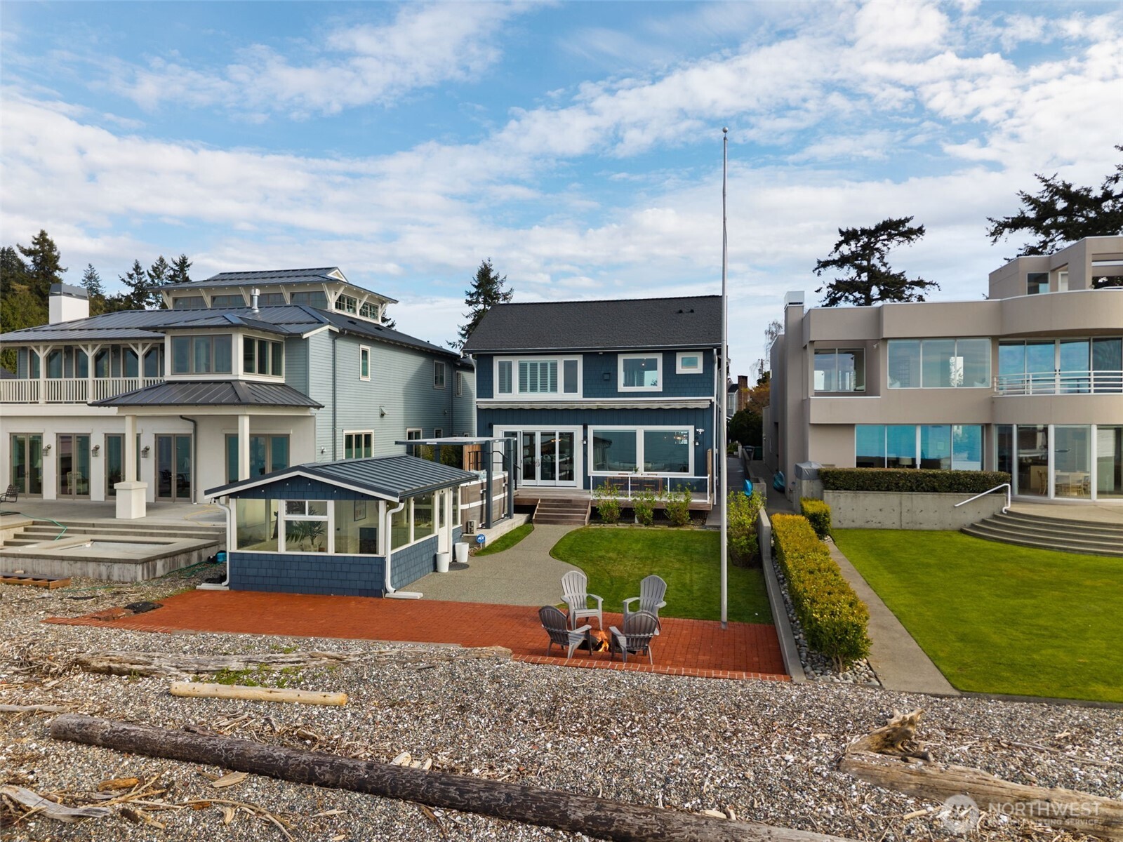 9 SW Three Tree Point Lane , Burien, WA 98166-3137