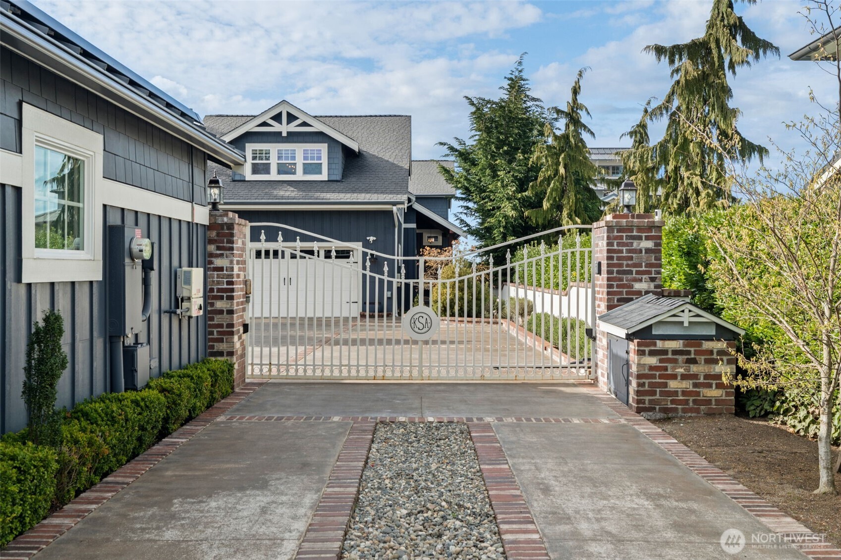 9 SW Three Tree Point Lane , Burien, WA 98166-3137