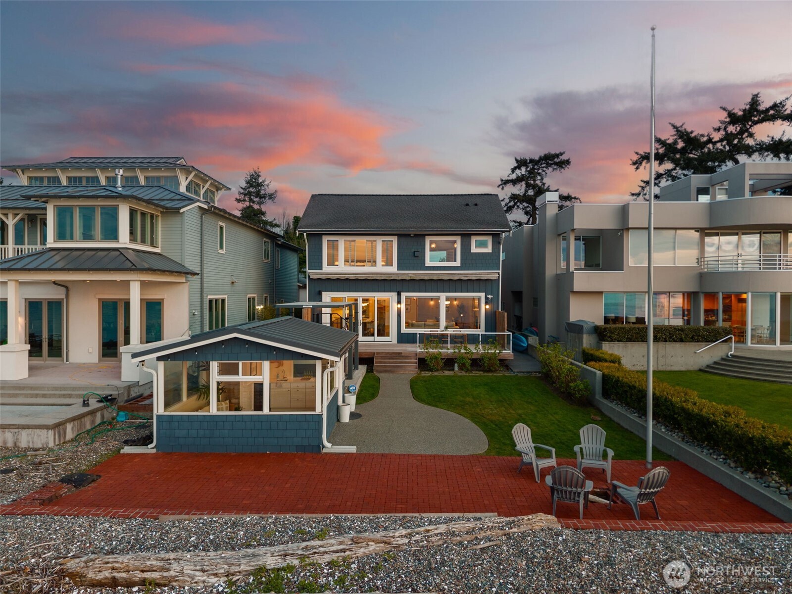 9 SW Three Tree Point Lane , Burien, WA 98166-3137