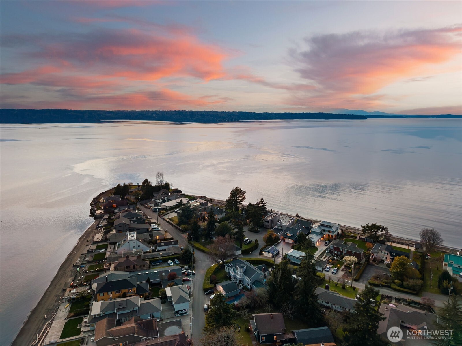 9 SW Three Tree Point Lane , Burien, WA 98166-3137