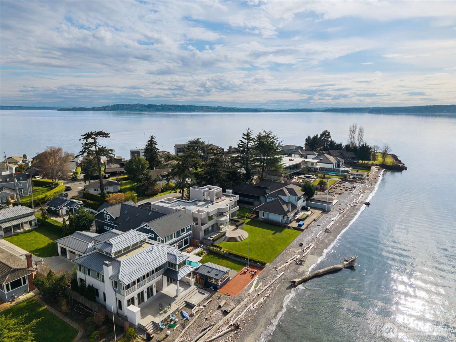 9 SW Three Tree Point Lane , Burien, WA 98166-3137