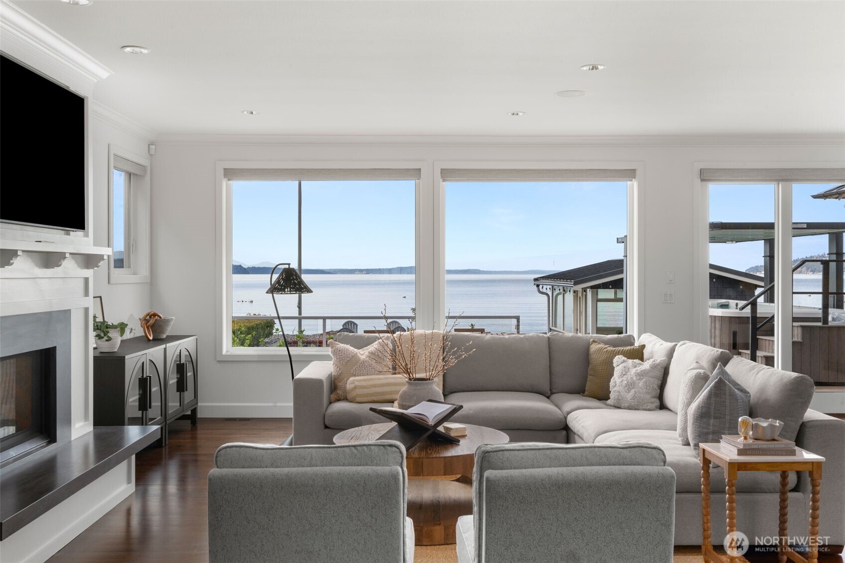 9 SW Three Tree Point Lane , Burien, WA 98166-3137