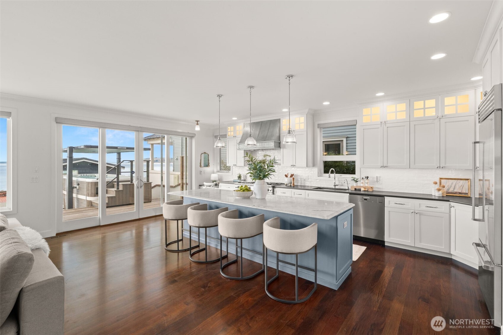 9 SW Three Tree Point Lane , Burien, WA 98166-3137