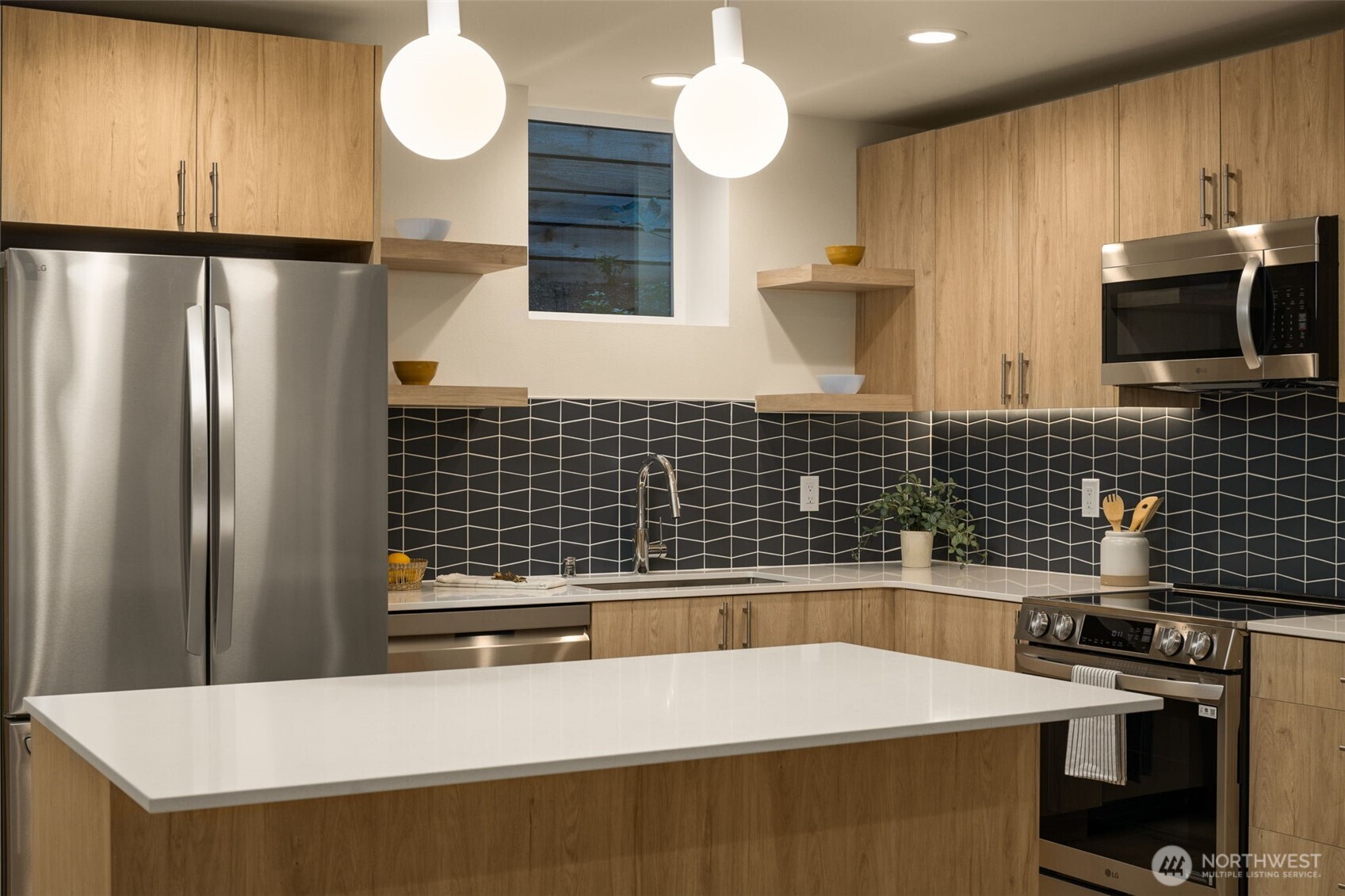 3916 S Juneau Street , Seattle, WA 98118