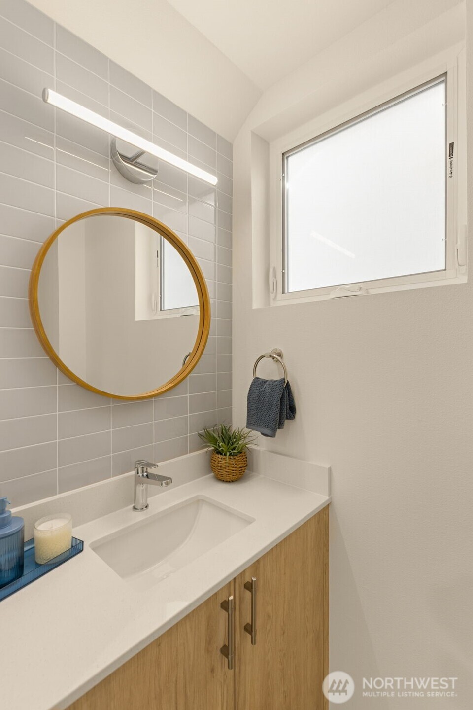 3916 S Juneau Street , Seattle, WA 98118