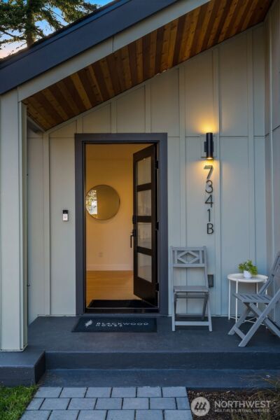 7341 B 21st Avenue NE, Seattle, WA 98115 - Photo 4