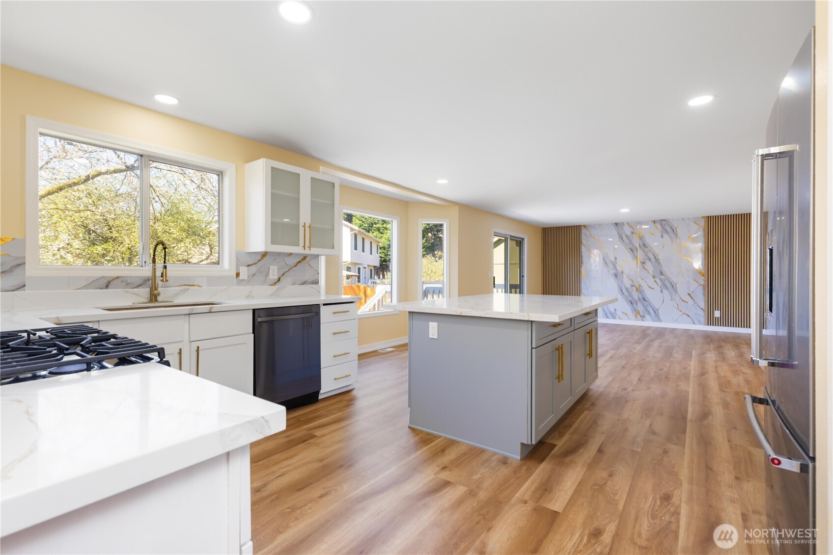 20319 120th AVE SE, Kent, WA 98031