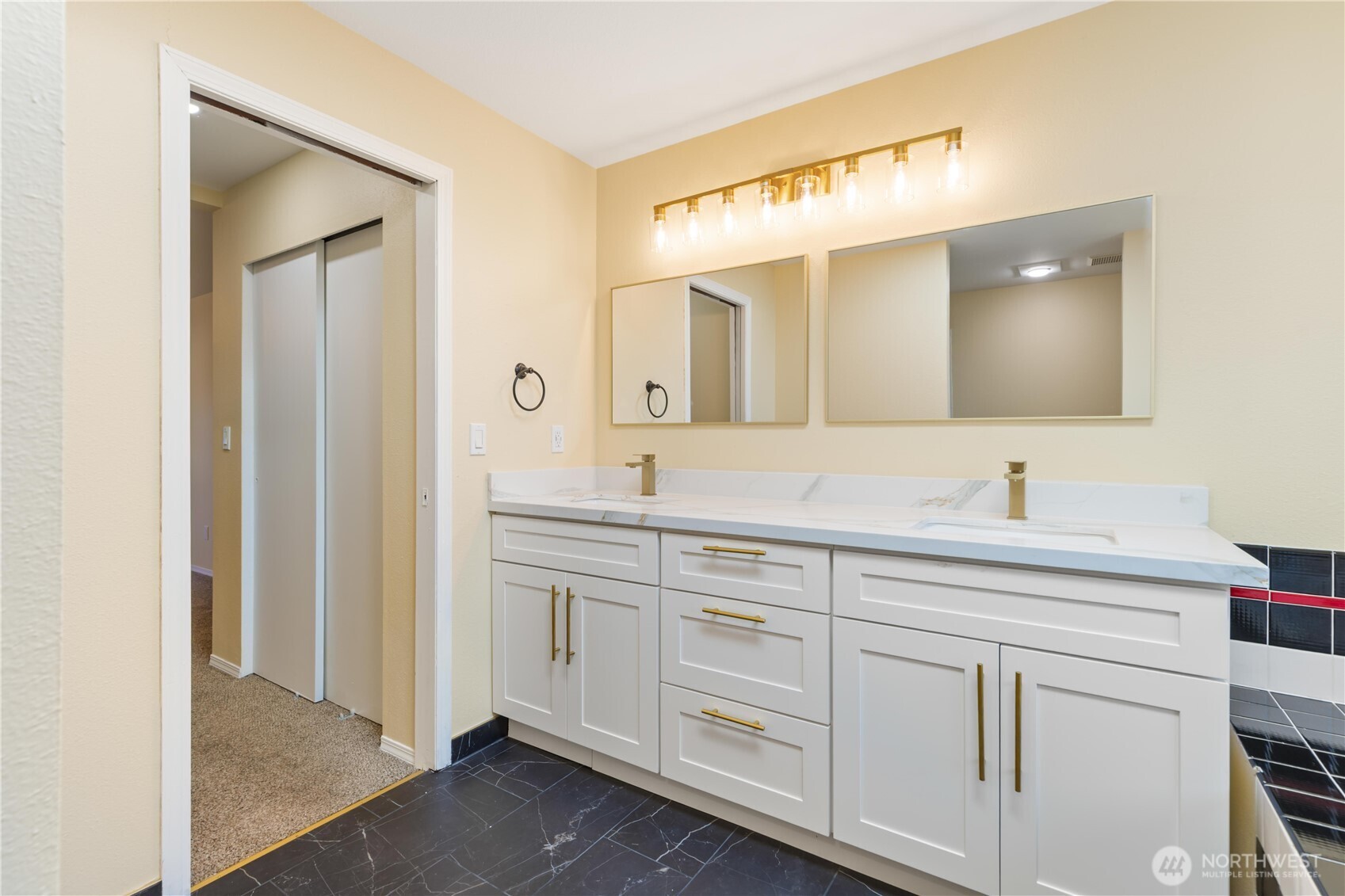 20319 120th AVE SE, Kent, WA 98031