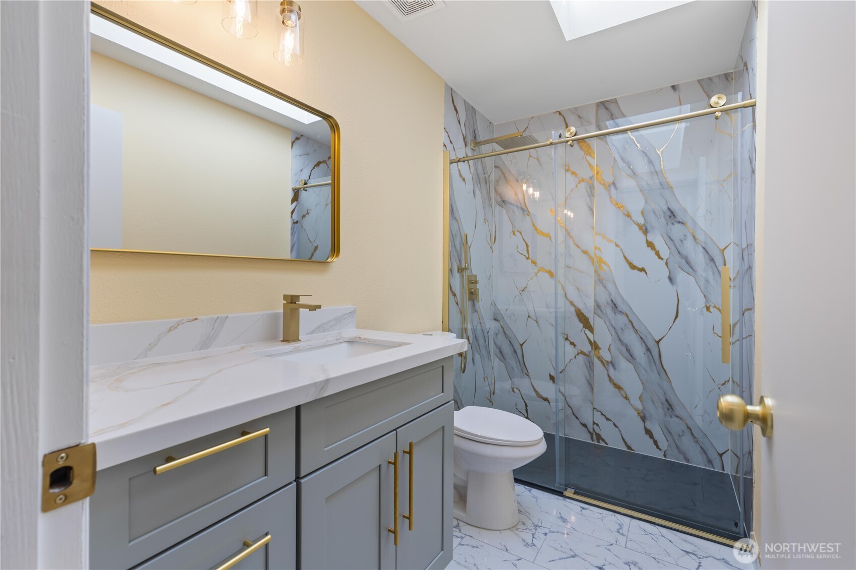 20319 120th AVE SE, Kent, WA 98031