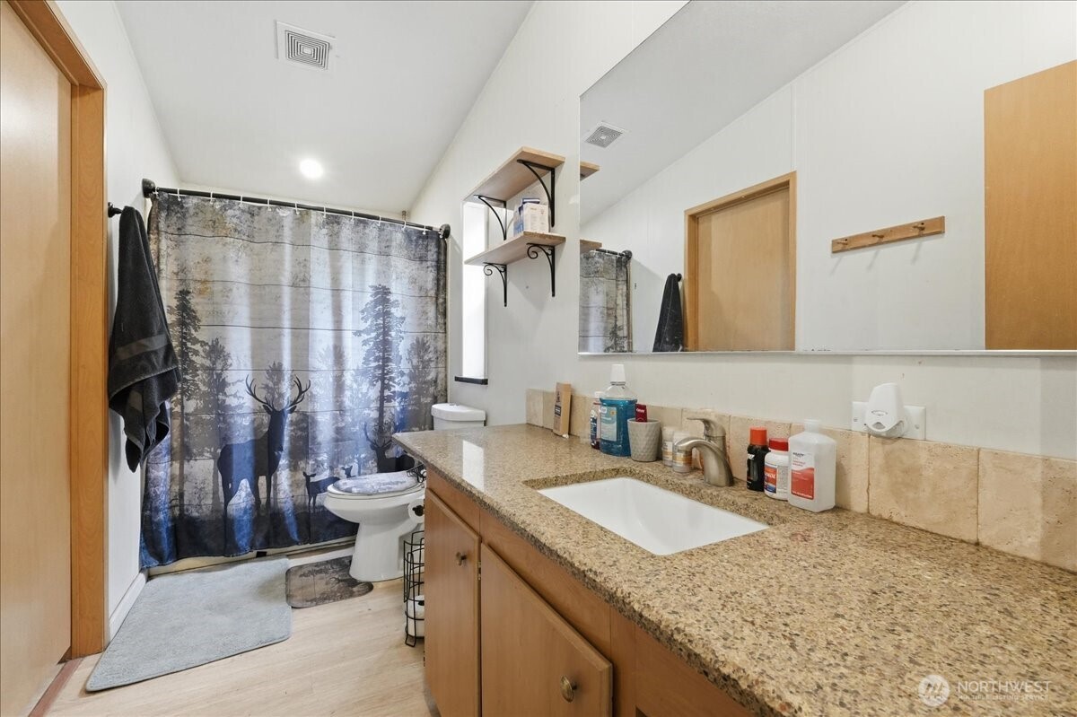 39112 12th Avenue Ct S, Roy, WA 98580