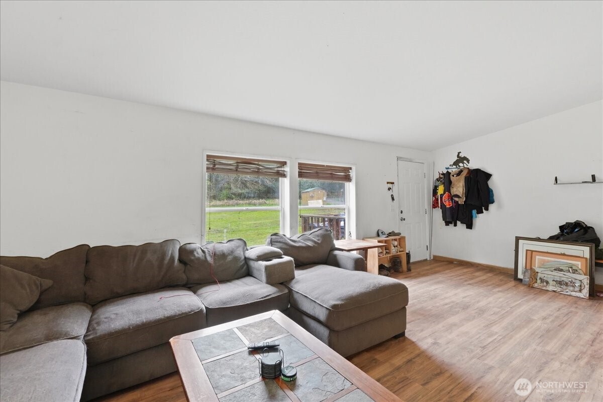 39112 12th Avenue Ct S, Roy, WA 98580