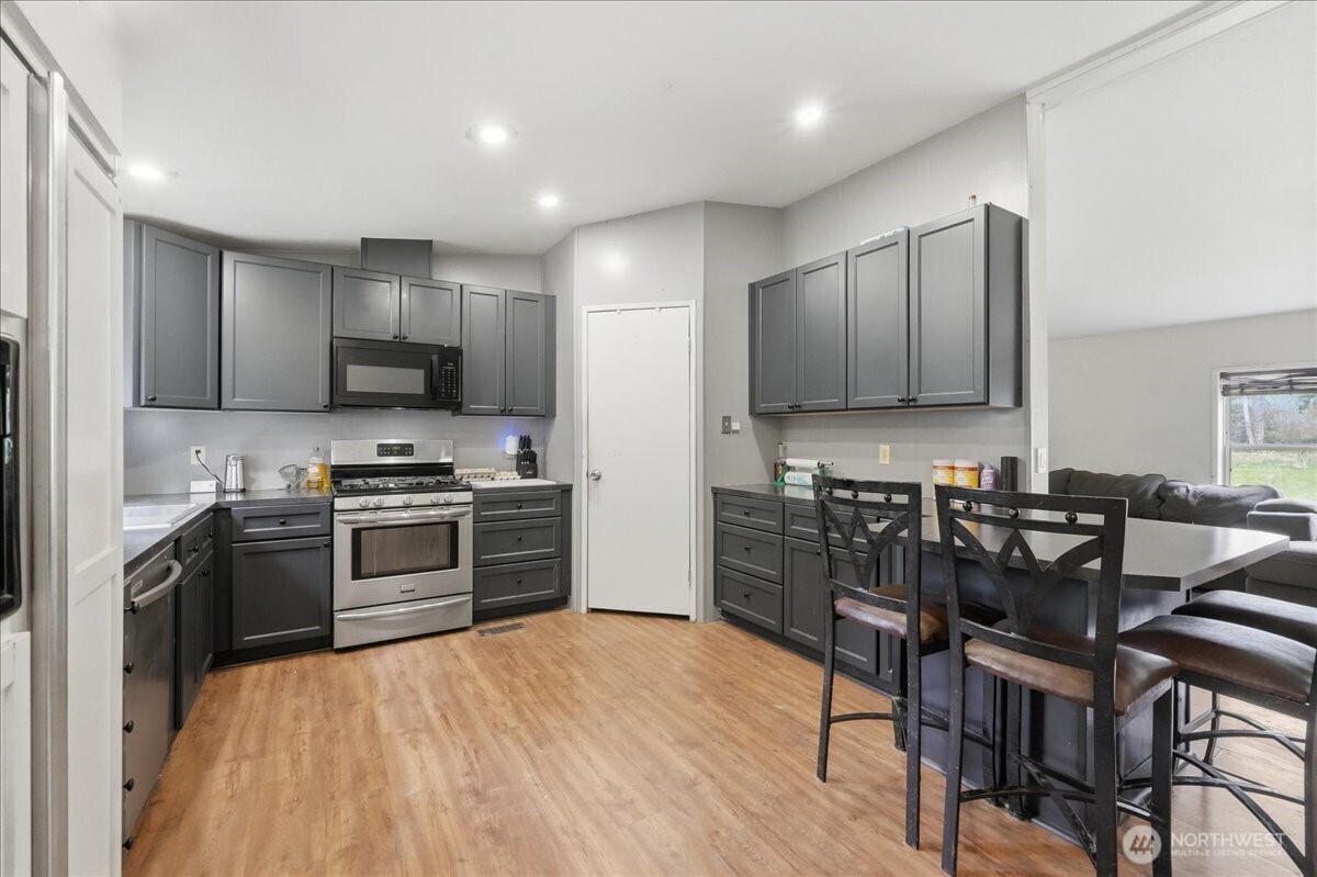 39112 12th Avenue Ct S, Roy, WA 98580