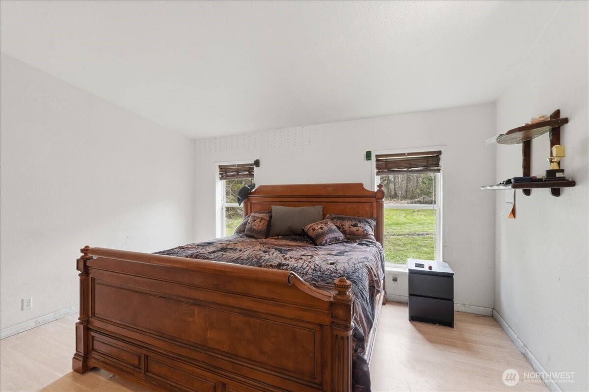 39112 12th Avenue Ct S, Roy, WA 98580