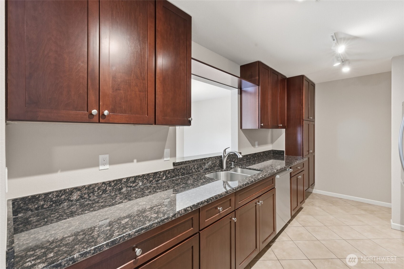 2760 76th Avenue SE #505, Mercer Island, WA 98040