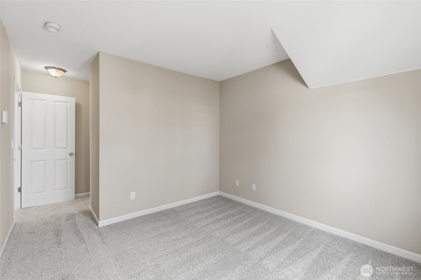 2760 76th Avenue SE #505, Mercer Island, WA 98040