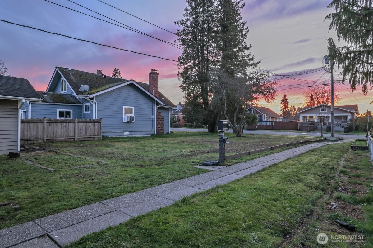 216 K Street SE, Auburn, WA 98002