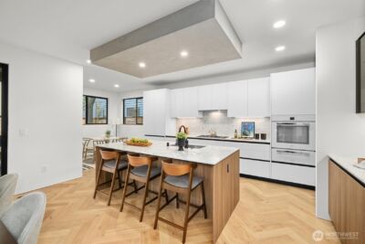 10733 17th Avenue NE, Seattle, WA 98125 - Photo 9