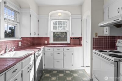 327 5th Street SW, Puyallup, WA 98371 - Photo 11