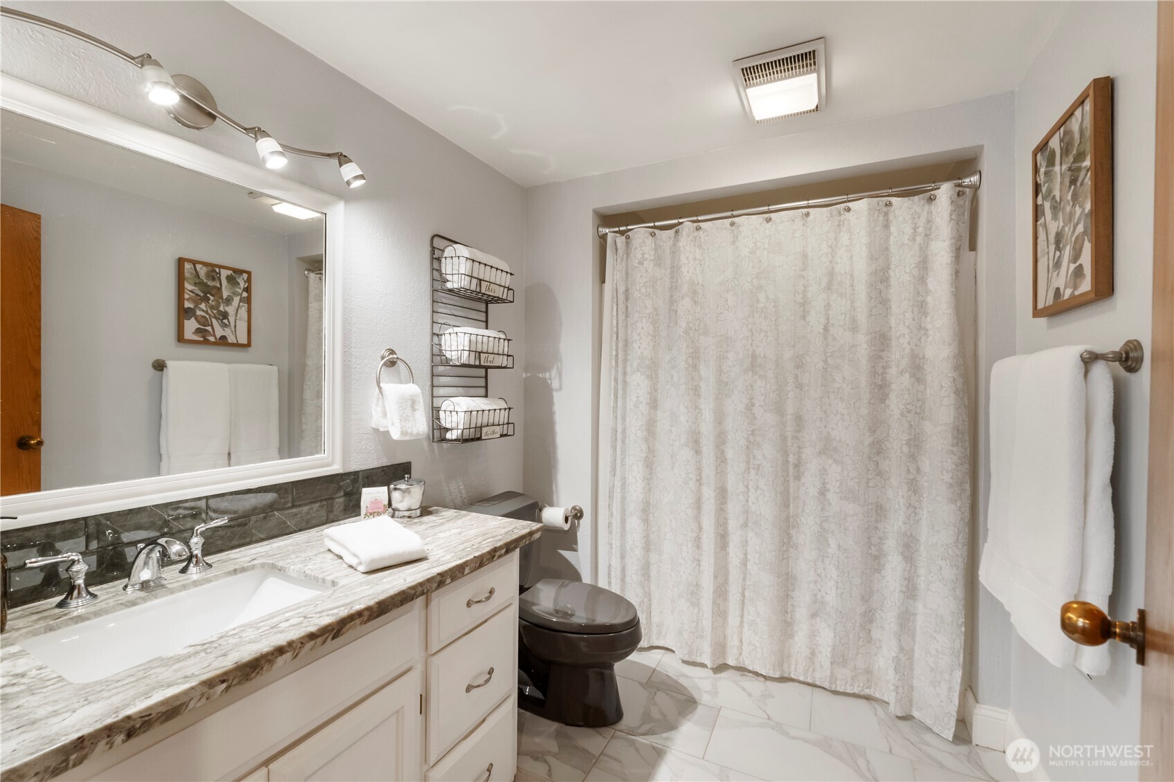 23305 98th Avenue S, Kent, WA 98031