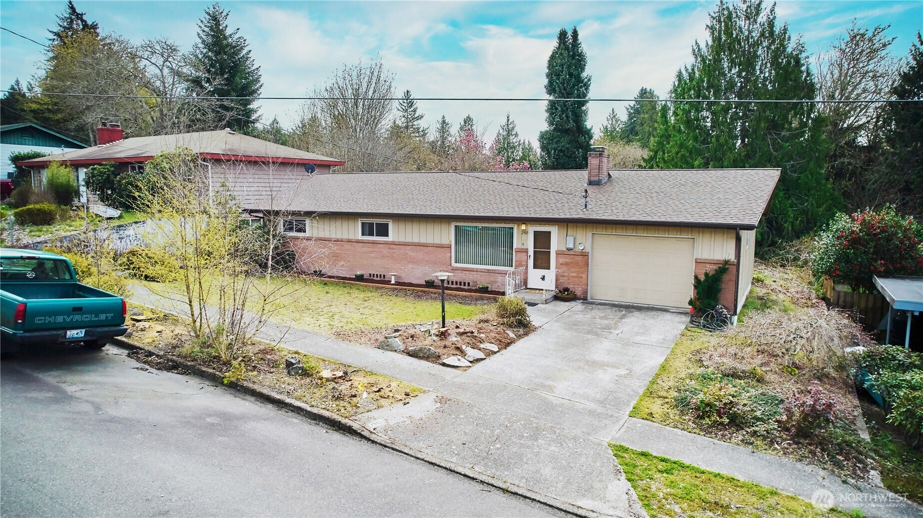 2903 NE Rozewood Drive , Bremerton, WA 98310-5225
