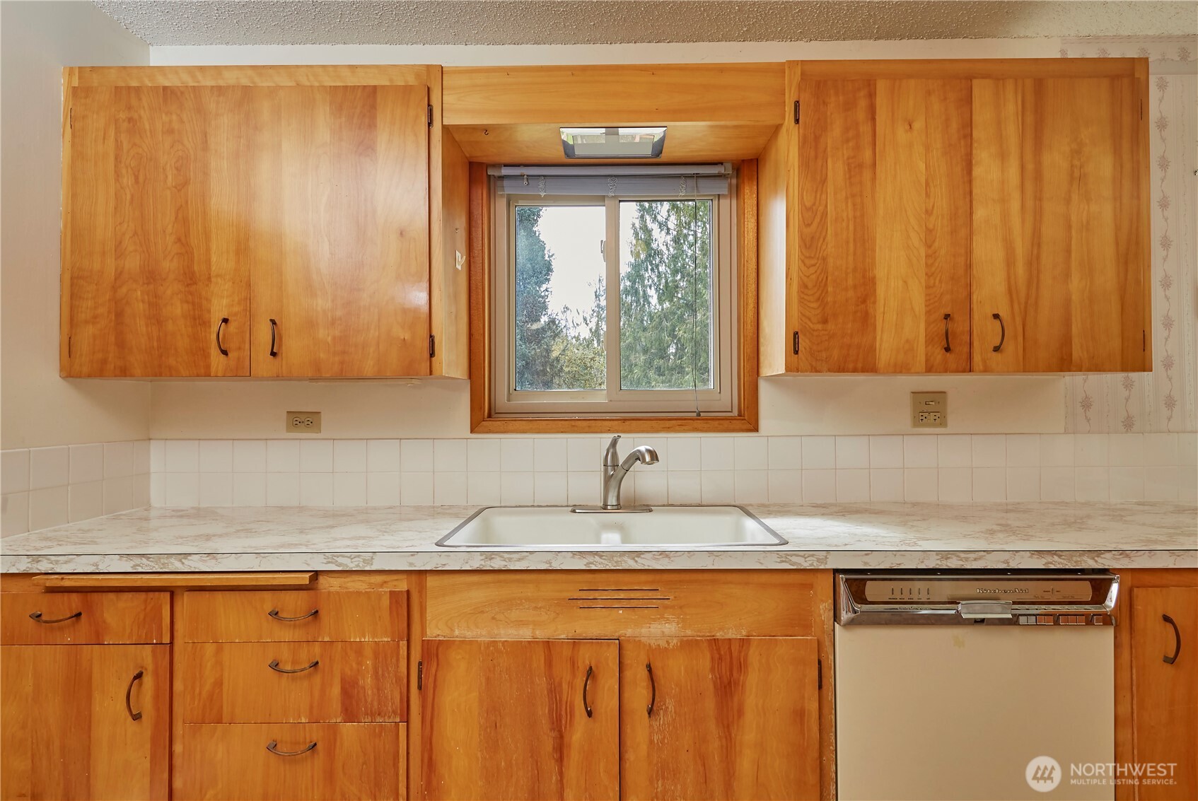 2903 NE Rozewood Drive , Bremerton, WA 98310-5225