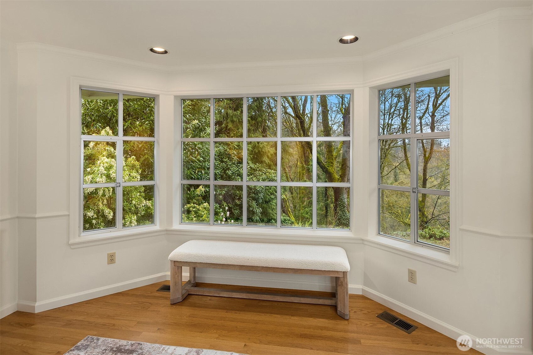 8910 SE 54th Street , Mercer Island, WA 98040