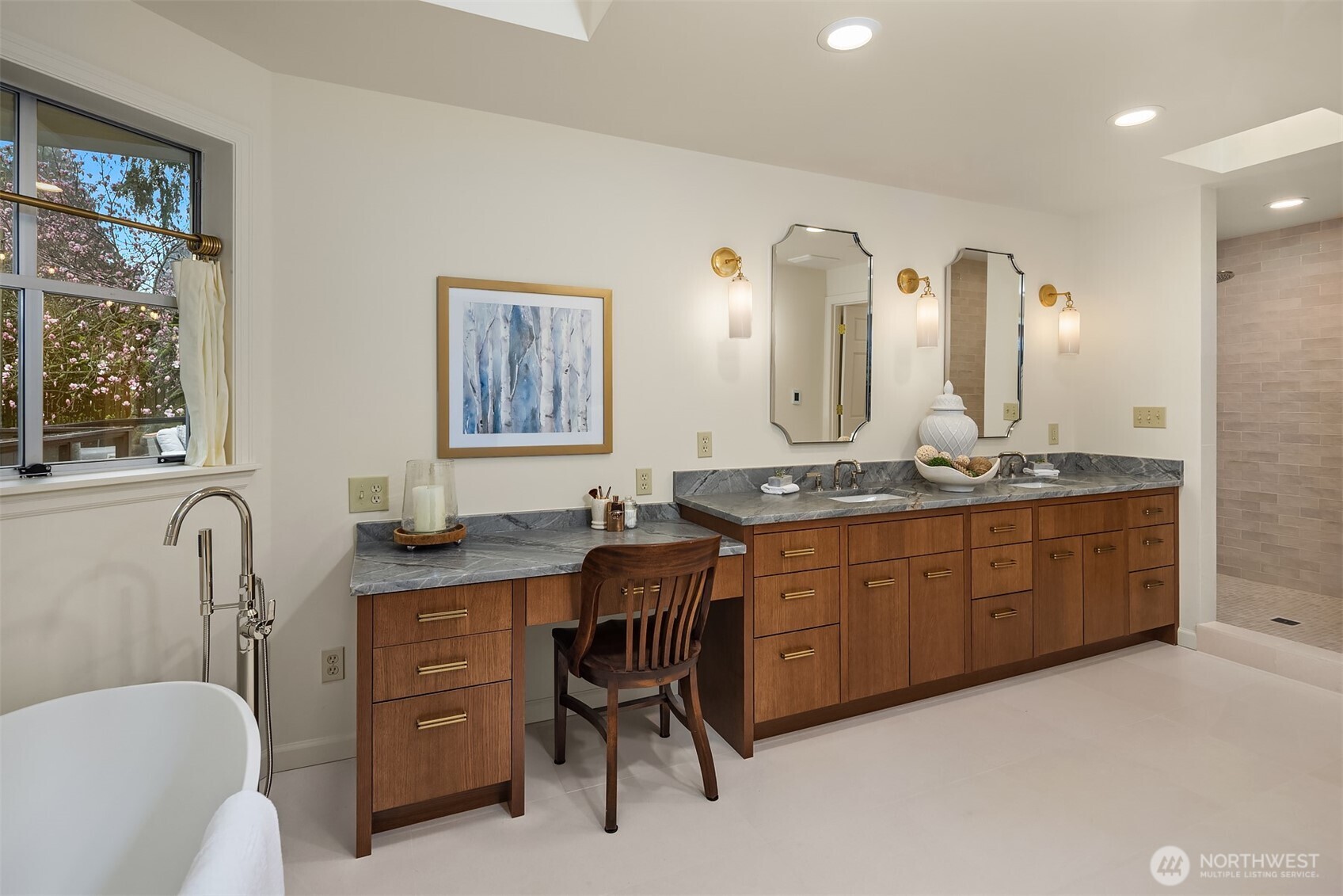 8910 SE 54th Street , Mercer Island, WA 98040