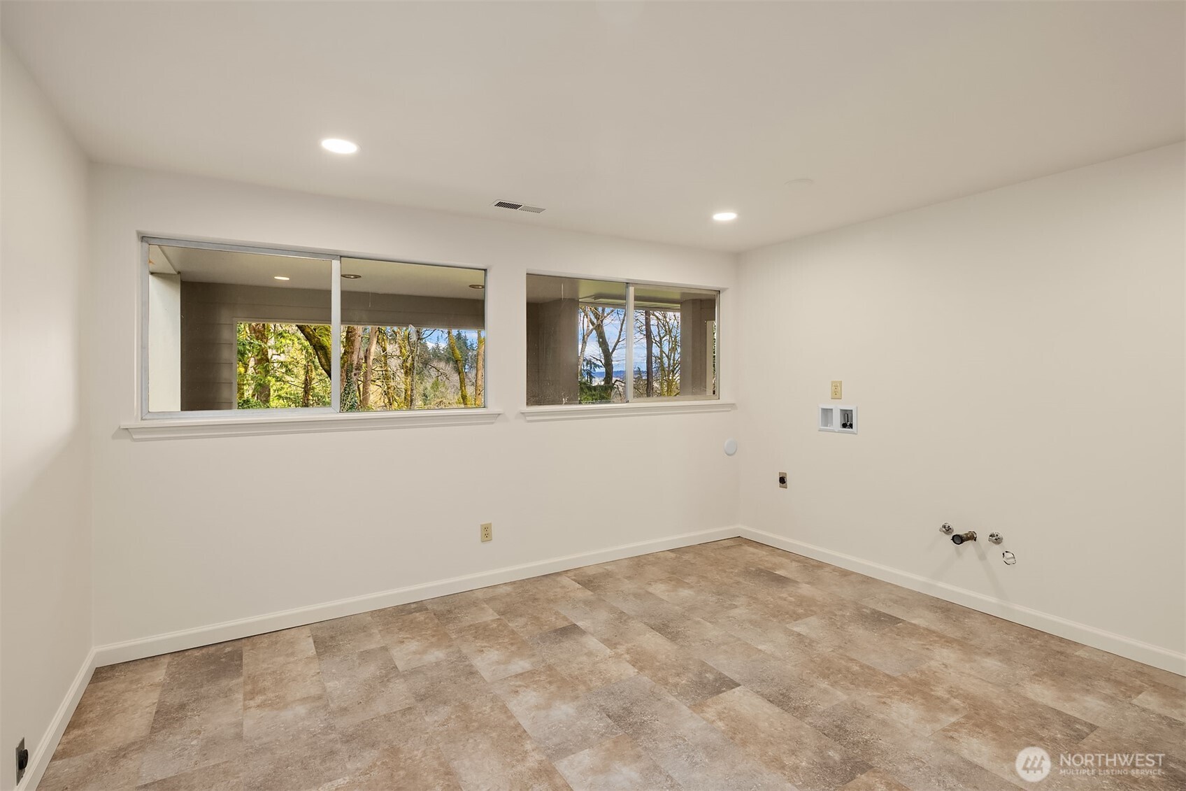 8910 SE 54th Street , Mercer Island, WA 98040