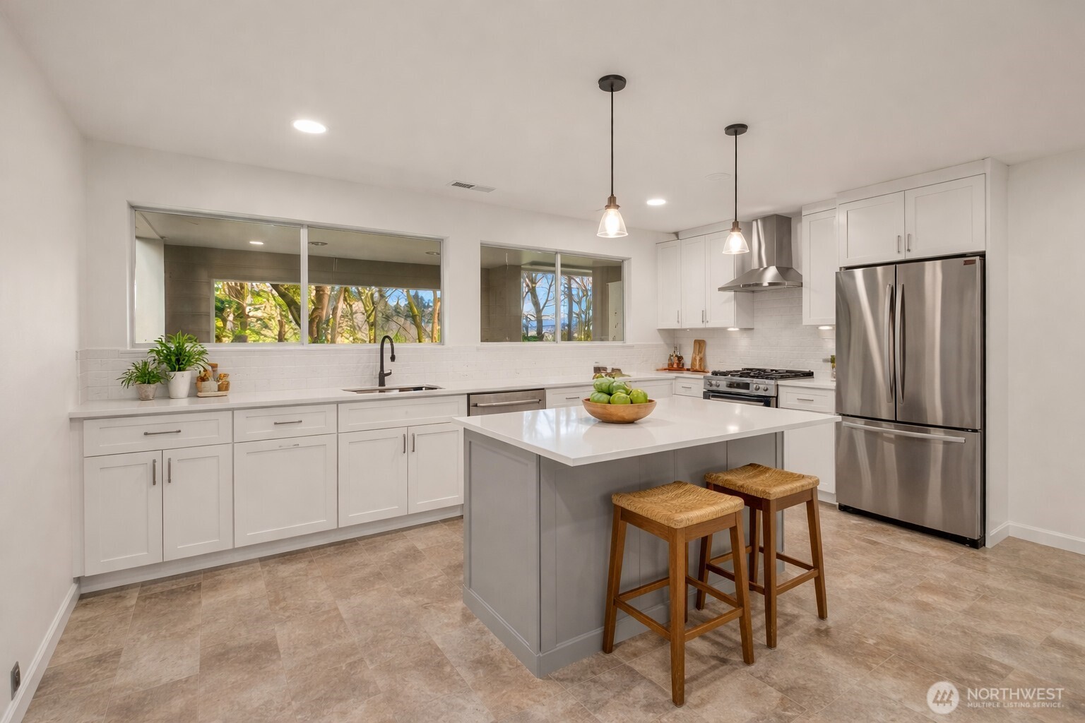 8910 SE 54th Street , Mercer Island, WA 98040