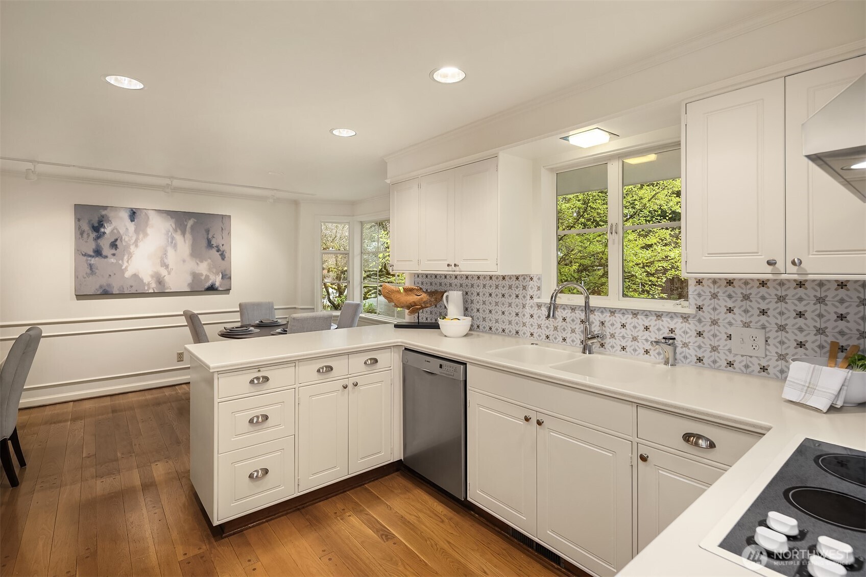 8910 SE 54th Street , Mercer Island, WA 98040