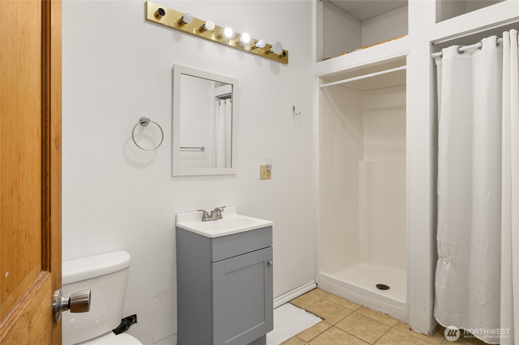 2005 E 1st Avenue , Ellensburg, WA 98926