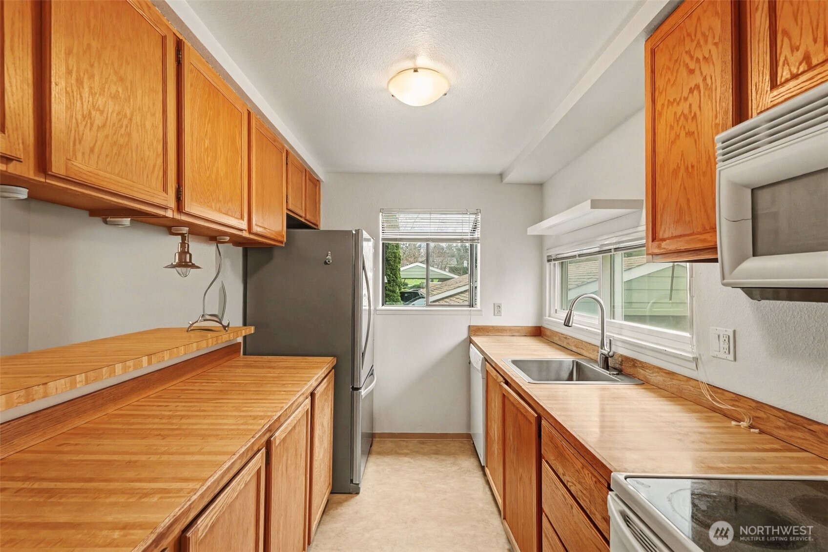 2417 S 222nd Street #A6, Des Moines, WA 98198